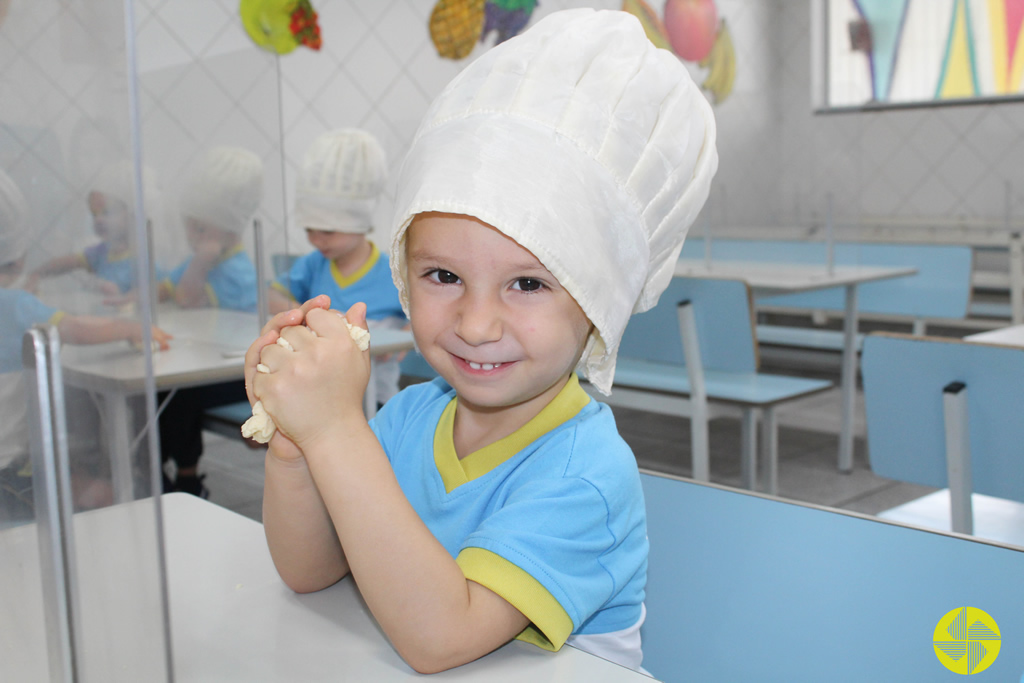 Infantil - Colgio Le Perini. Educao Infantil e Ensino Fundamental. Indaiatuba, SP