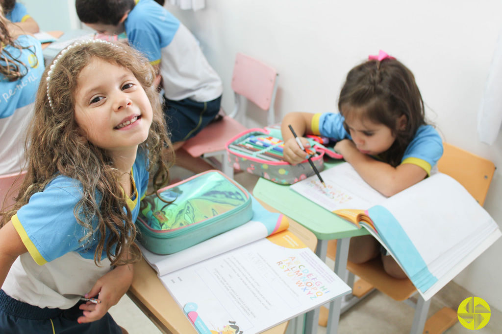 Infantil - Colgio Le Perini. Educao Infantil e Ensino Fundamental. Indaiatuba, SP
