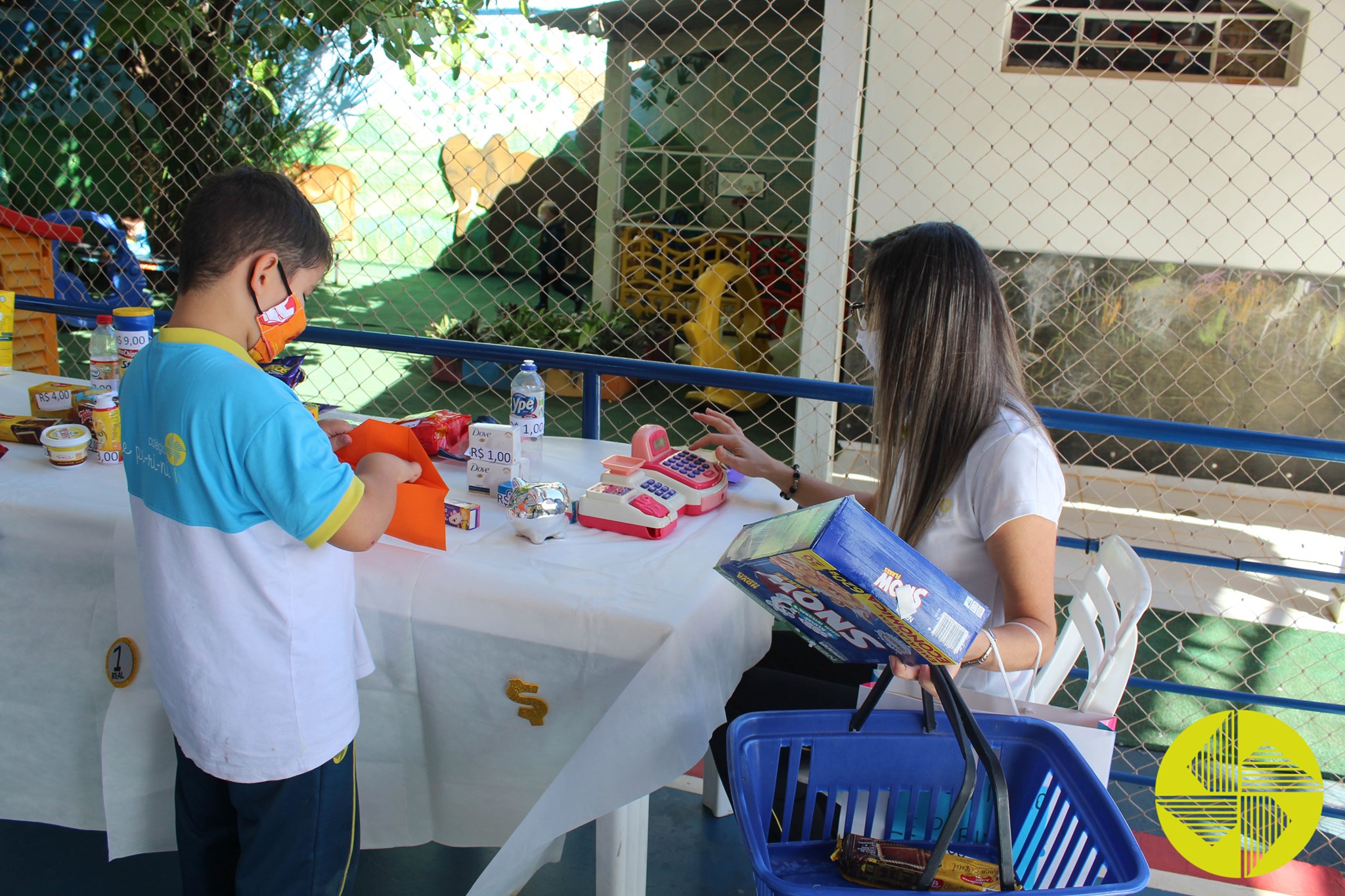 Mercadinho Le Perini - Colgio Le Perini. Educao Infantil e Ensino Fundamental. Indaiatuba, SP