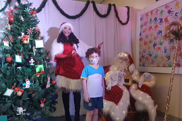 Visita do Papai Noel - Colgio Le Perini. Educao Infantil e Ensino Fundamental. Indaiatuba, SP