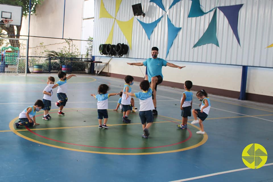 Mais um dia para reencontrar os amigos - Colgio Le Perini. Educao Infantil e Ensino Fundamental. Indaiatuba, SP