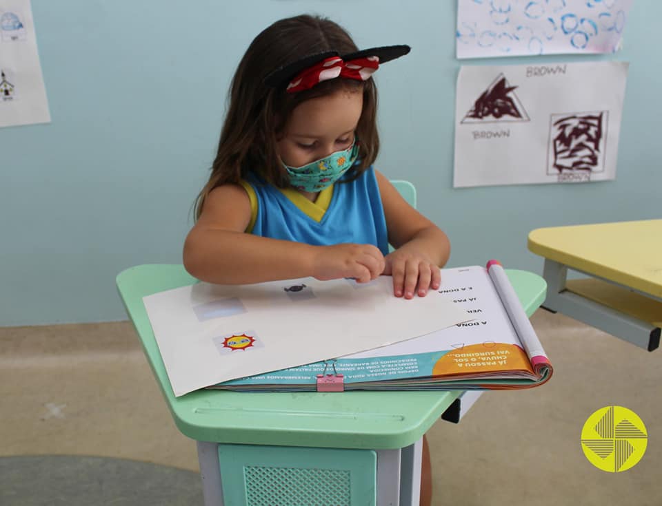 Dona Aranha - Colgio Le Perini. Educao Infantil e Ensino Fundamental. Indaiatuba, SP