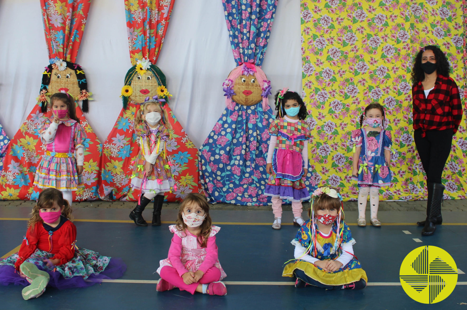 Ms Junino - Colgio Le Perini. Educao Infantil e Ensino Fundamental. Indaiatuba, SP