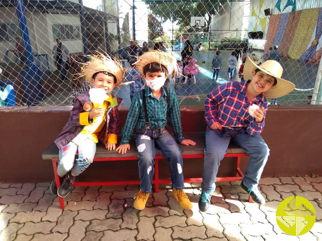 Diverso em nosso Arrai - Colgio Le Perini. Educao Infantil e Ensino Fundamental. Indaiatuba, SP