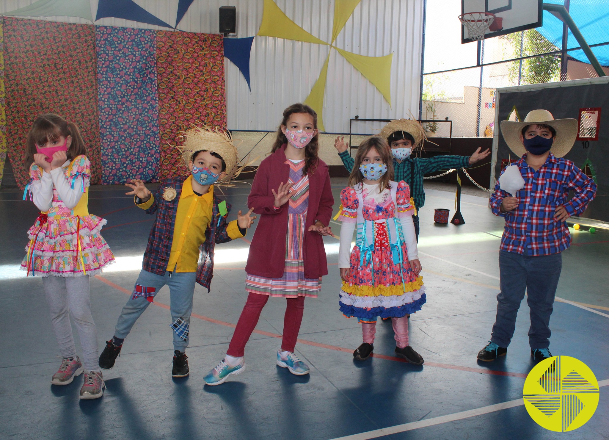 Brincar  diverso - Colgio Le Perini. Educao Infantil e Ensino Fundamental. Indaiatuba, SP