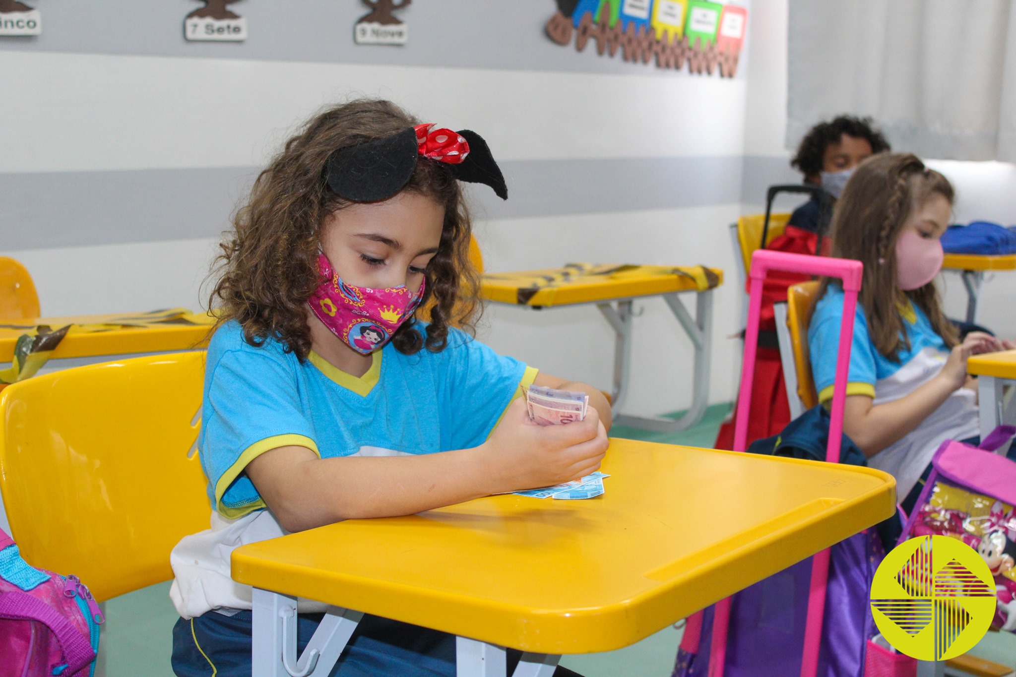 Mercadinho - Colgio Le Perini. Educao Infantil e Ensino Fundamental. Indaiatuba, SP