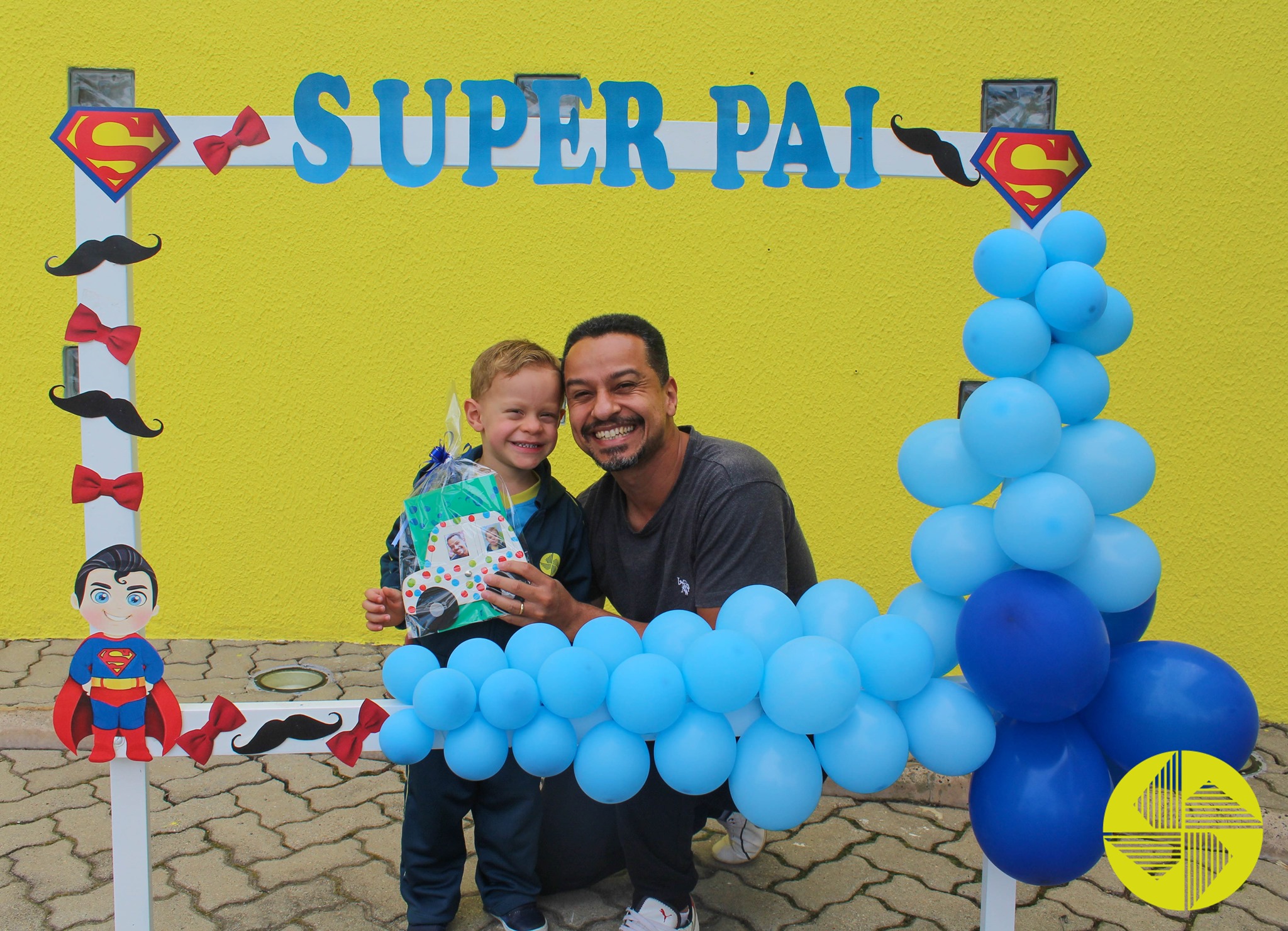 Comemorao de dia dos pais no Le Perini - Colgio Le Perini. Educao Infantil e Ensino Fundamental. Indaiatuba, SP