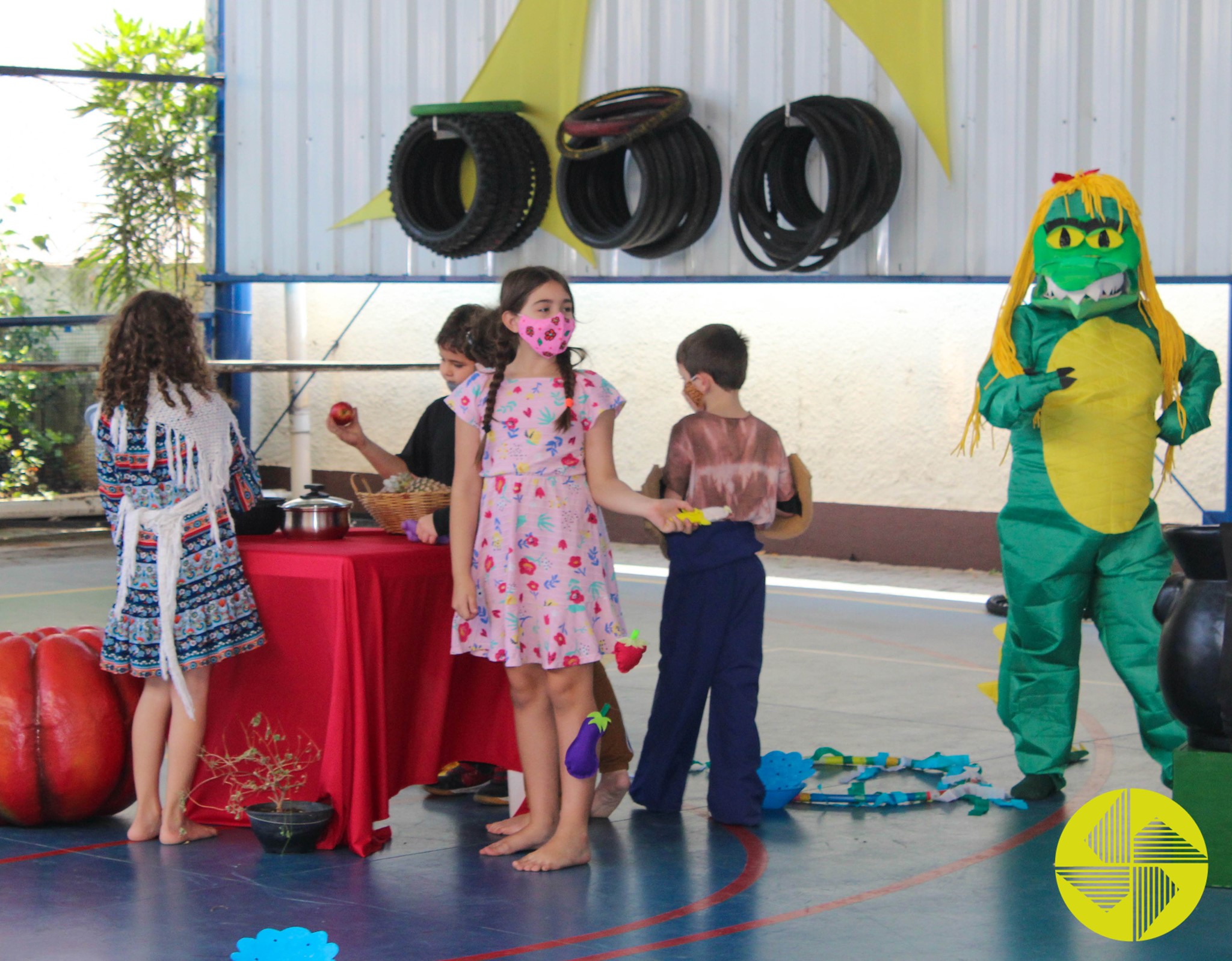 19/09 - Dia Nacional do Teatro - Colgio Le Perini. Educao Infantil e Ensino Fundamental. Indaiatuba, SP