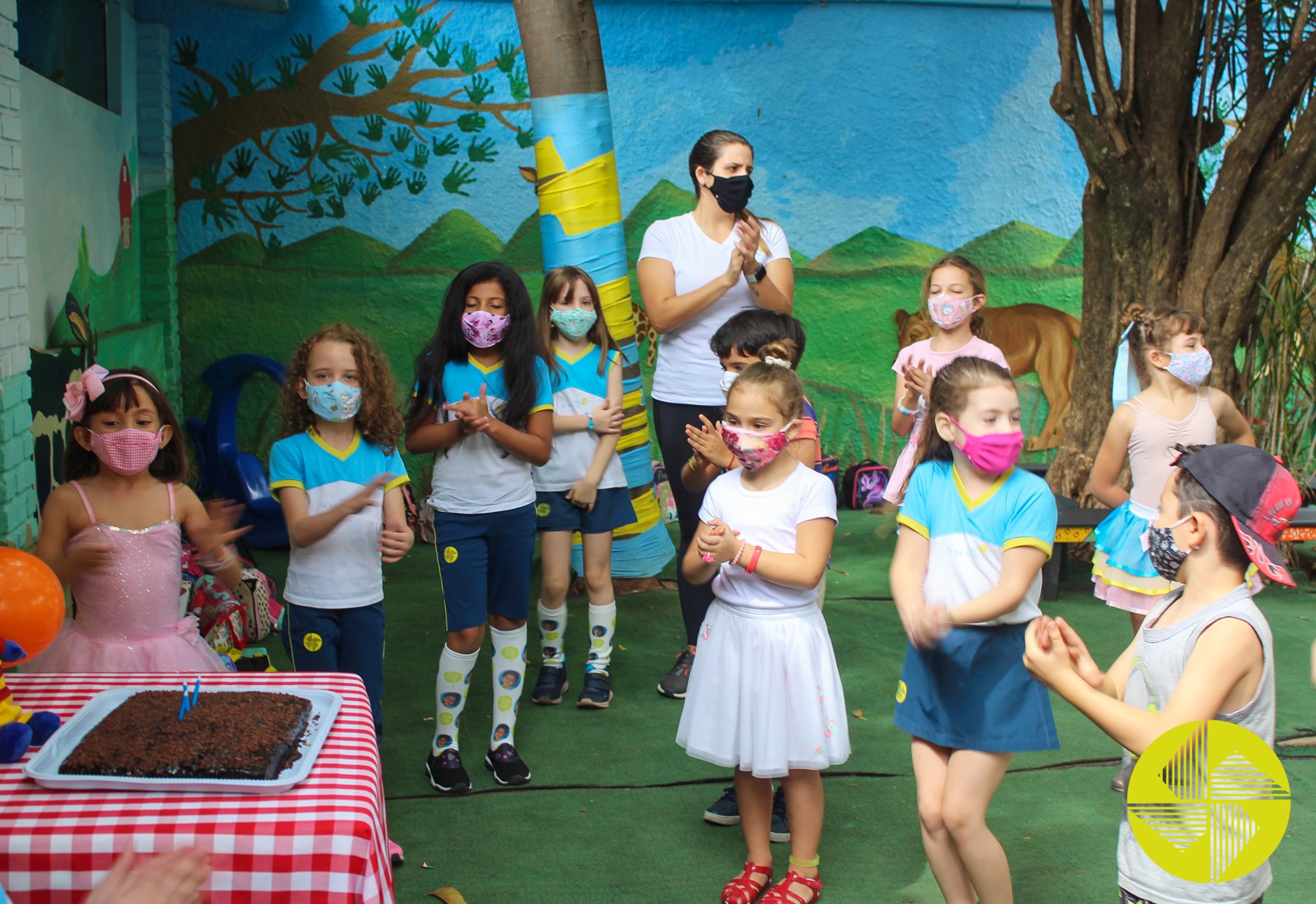 Aniversrio do mascote Toms - Colgio Le Perini. Educao Infantil e Ensino Fundamental. Indaiatuba, SP