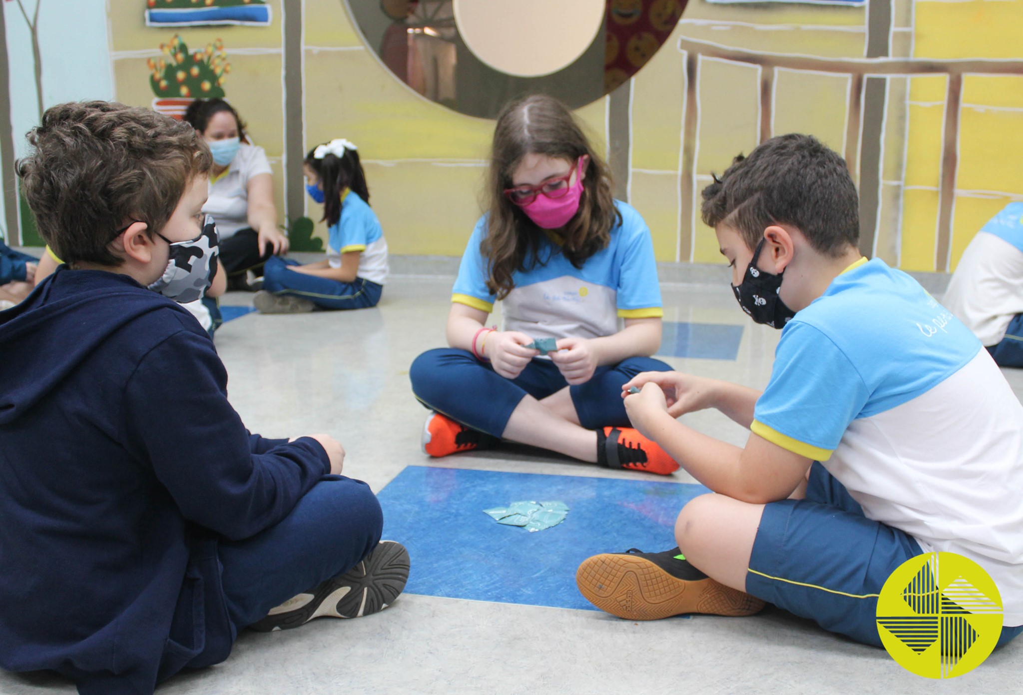 Jogos Matemticos - Colgio Le Perini. Educao Infantil e Ensino Fundamental. Indaiatuba, SP