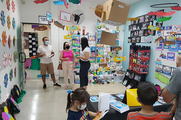 Nossa Exposio de Arte e Mostra Literria, 'Conectando ideias com criatividade' - Colgio Le Perini. Educao Infantil e Ensino Fundamental. Indaiatuba, SP