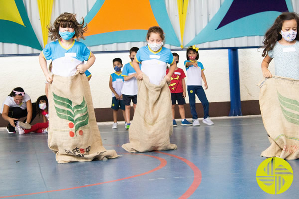 Corre corre Curso de Frias - Colgio Le Perini. Educao Infantil e Ensino Fundamental. Indaiatuba, SP