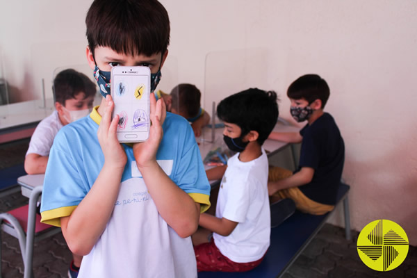 A fabulosa mquina de amigos - Colgio Le Perini. Educao Infantil e Ensino Fundamental. Indaiatuba, SP