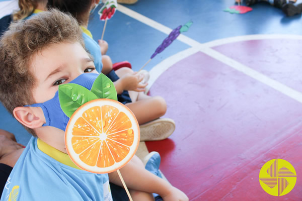 Fra, Fre, Fri, Fro, Fruta! - Colgio Le Perini. Educao Infantil e Ensino Fundamental. Indaiatuba, SP