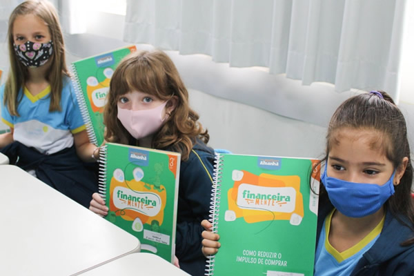 O Le Perini sempre  frente! - Colgio Le Perini. Educao Infantil e Ensino Fundamental. Indaiatuba, SP