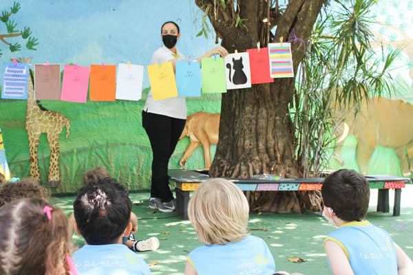 Varal de histrias! - Colgio Le Perini. Educao Infantil e Ensino Fundamental. Indaiatuba, SP