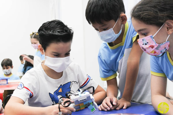 Desafio tecnolgico! - Colgio Le Perini. Educao Infantil e Ensino Fundamental. Indaiatuba, SP