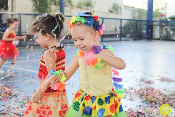 Festa dos Blocos dos Coloridos! - Colégio Le Perini. Educação Infantil e Ensino Fundamental. Indaiatuba, SP
