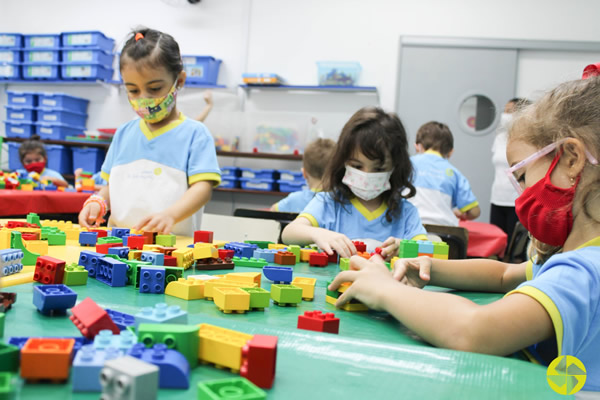 Pecinha por pecinha - Colgio Le Perini. Educao Infantil e Ensino Fundamental. Indaiatuba, SP