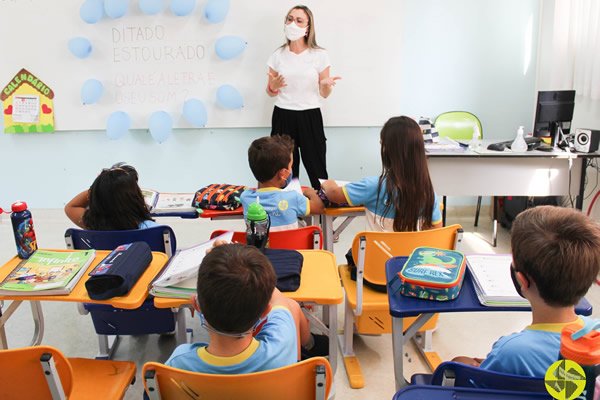 Ditado estourado - Colgio Le Perini. Educao Infantil e Ensino Fundamental. Indaiatuba, SP
