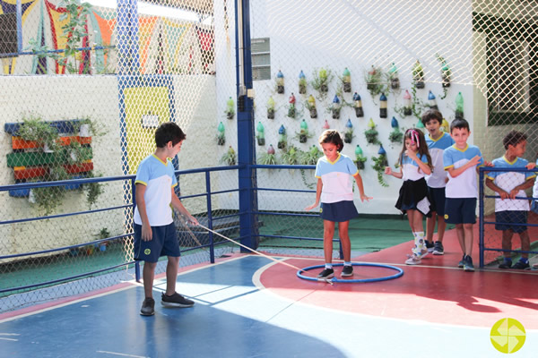 Jogos Cooperativos - Colgio Le Perini. Educao Infantil e Ensino Fundamental. Indaiatuba, SP