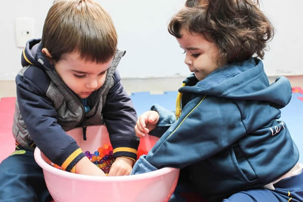 Uma experiência divertida! - Colégio Le Perini. Educação Infantil e Ensino Fundamental. Indaiatuba, SP