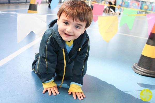 Fazendo arte nas frias - Colgio Le Perini. Educao Infantil e Ensino Fundamental. Indaiatuba, SP