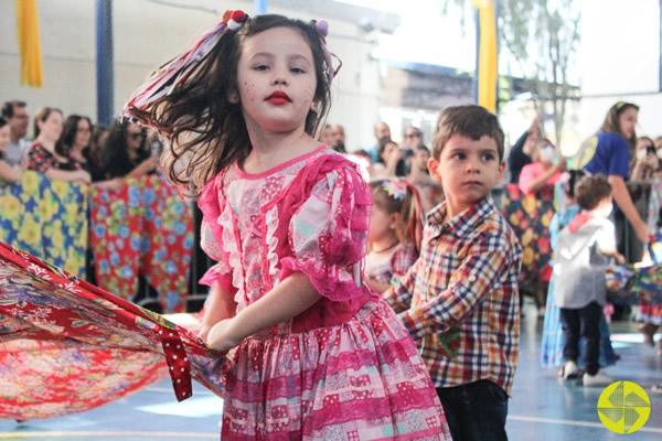 Nosso arrai foi bo demais s! - Colgio Le Perini. Educao Infantil e Ensino Fundamental. Indaiatuba, SP