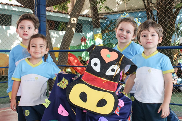 Boi Bumba - Colgio Le Perini. Educao Infantil e Ensino Fundamental. Indaiatuba, SP