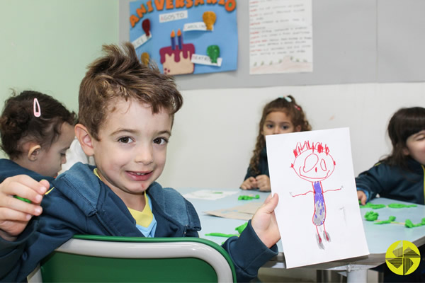 Massinha de Modelar - Colgio Le Perini. Educao Infantil e Ensino Fundamental. Indaiatuba, SP