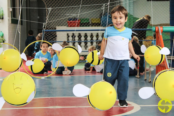 Abelhinha sem ferro - Colgio Le Perini. Educao Infantil e Ensino Fundamental. Indaiatuba, SP