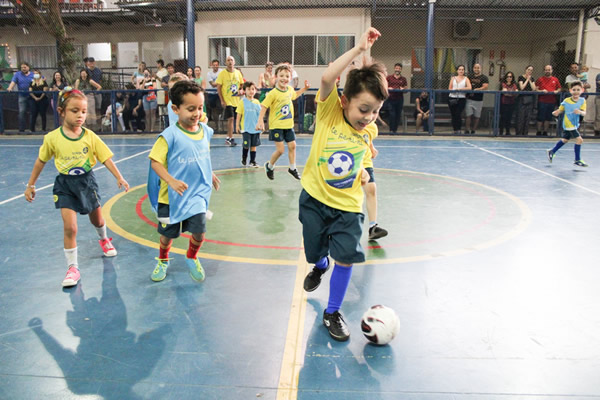 Encontro Esportivo Jardim I - Colgio Le Perini. Educao Infantil e Ensino Fundamental. Indaiatuba, SP