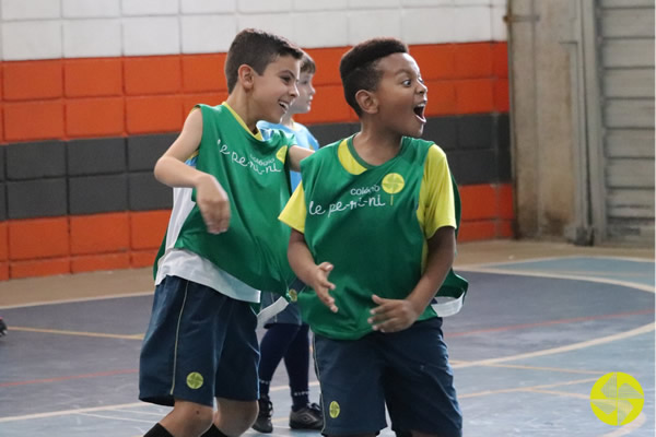 Encontro Esportivo dos alunos do Fundamental - Colgio Le Perini. Educao Infantil e Ensino Fundamental. Indaiatuba, SP