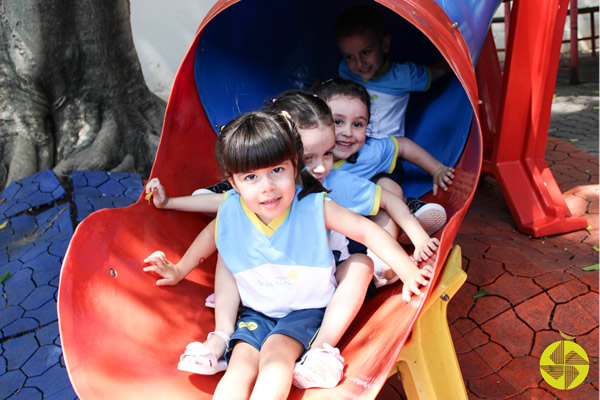 Curso de Frias - Colgio Le Perini. Educao Infantil e Ensino Fundamental. Indaiatuba, SP