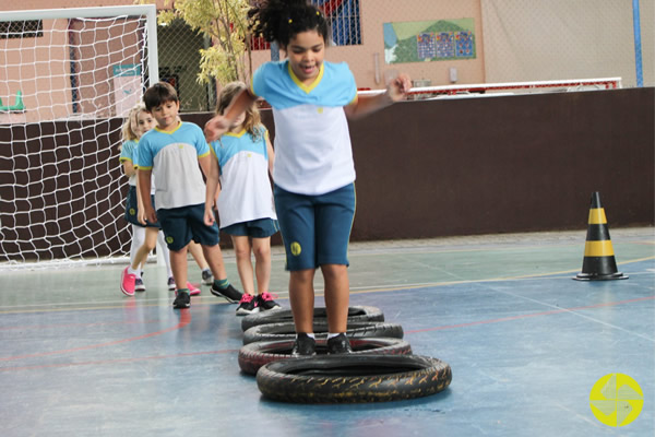 Comeando a semana com pique total! - Colgio Le Perini. Educao Infantil e Ensino Fundamental. Indaiatuba, SP