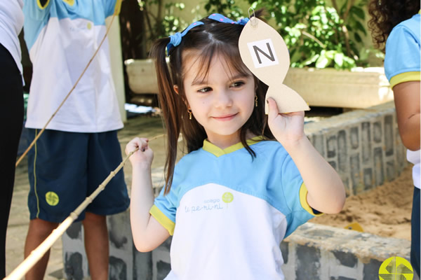 Brincando e aprendendo! - Colgio Le Perini. Educao Infantil e Ensino Fundamental. Indaiatuba, SP