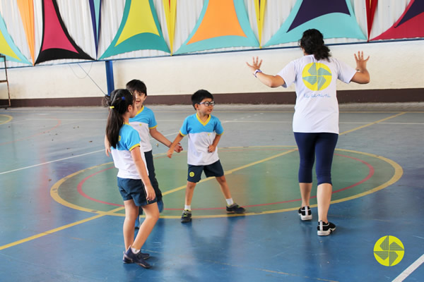 Um jogo diferente - Colgio Le Perini. Educao Infantil e Ensino Fundamental. Indaiatuba, SP
