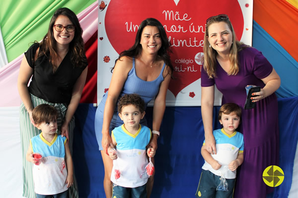 Dia das Mes - Maternal I A e B - Colgio Le Perini. Educao Infantil e Ensino Fundamental. Indaiatuba, SP