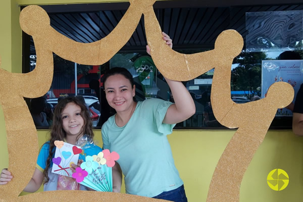 Feliz Dia das Mes! - Fundamental - Colgio Le Perini. Educao Infantil e Ensino Fundamental. Indaiatuba, SP