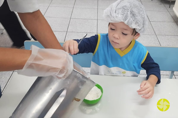 Projeto Alimentao Saudvel - Cuca alem - Colgio Le Perini. Educao Infantil e Ensino Fundamental. Indaiatuba, SP