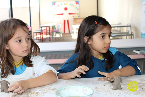 Releitura artstica com argila - Colgio Le Perini. Educao Infantil e Ensino Fundamental. Indaiatuba, SP