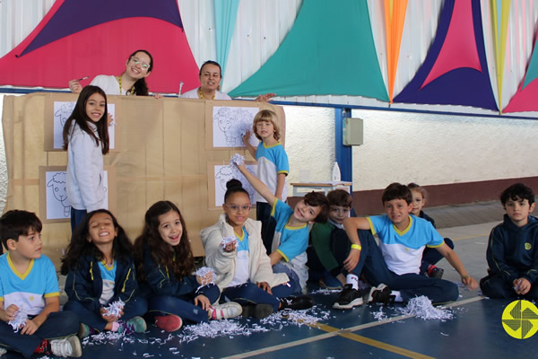 Uma ovelhinha, duas ovelhinhas, trs ovelhinhas... - Colgio Le Perini. Educao Infantil e Ensino Fundamental. Indaiatuba, SP