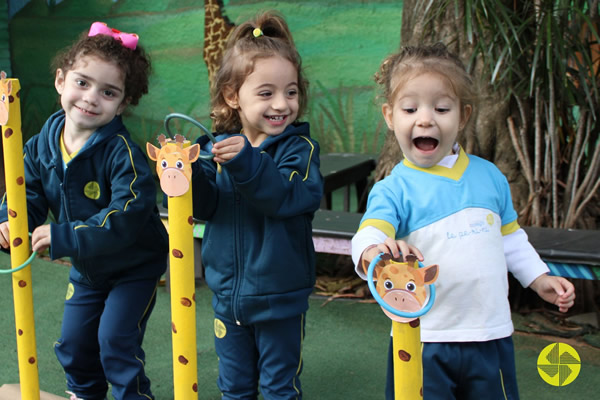 S alegria no Curso de Frias! - Colgio Le Perini. Educao Infantil e Ensino Fundamental. Indaiatuba, SP