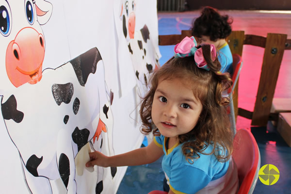 Como  bom ser criana! - Colgio Le Perini. Educao Infantil e Ensino Fundamental. Indaiatuba, SP