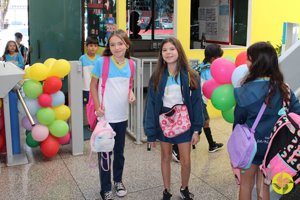 Volta s aulas! - Colgio Le Perini. Educao Infantil e Ensino Fundamental. Indaiatuba, SP