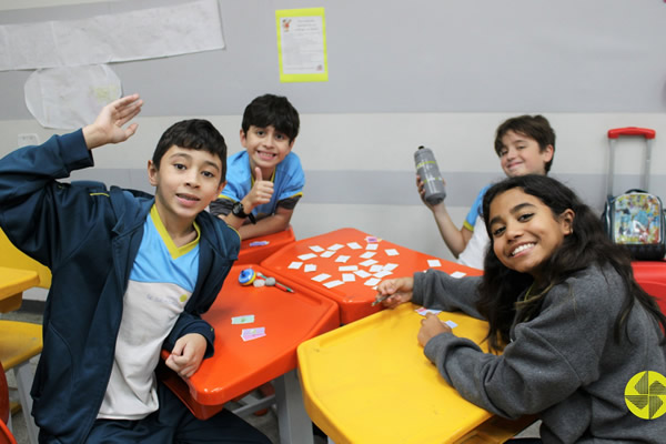 Projeto Bilngue - Jogos das Estaes - Colgio Le Perini. Educao Infantil e Ensino Fundamental. Indaiatuba, SP