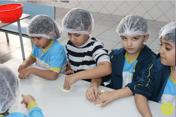 Projeto Alimentao saudvel - Colgio Le Perini. Educao Infantil e Ensino Fundamental. Indaiatuba, SP