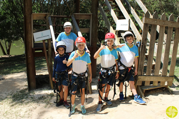 Passeio no Ararita Hotel Fazenda - Esportes Radicais. - Colgio Le Perini. Educao Infantil e Ensino Fundamental. Indaiatuba, SP