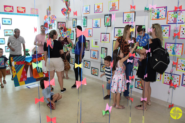 Exposio de Arte e Mostra Literria - Infantil - Colgio Le Perini. Educao Infantil e Ensino Fundamental. Indaiatuba, SP