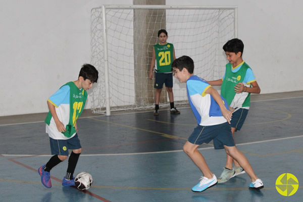 Encontro Esportivo do Ensino Fundamental - Colgio Le Perini. Educao Infantil e Ensino Fundamental. Indaiatuba, SP